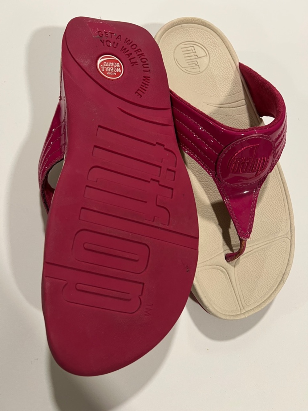Fitflop - 7, Women's Magenta Patent flip flops, Sandals - Picture 4 of 8